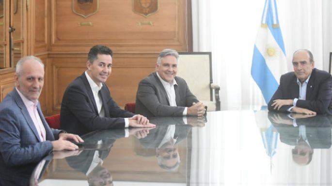 El ministro Francos recibió al gobernador Llaryora en Casa Rosada