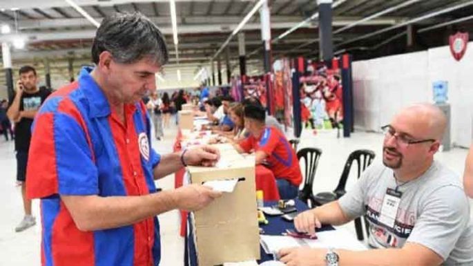 Cruce de ídolos en las elecciones del Santo