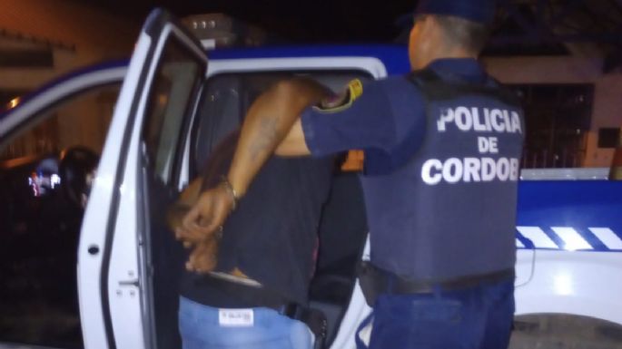 Lo engancharon robándose una carabina, cuchillos y herramientas de un campo