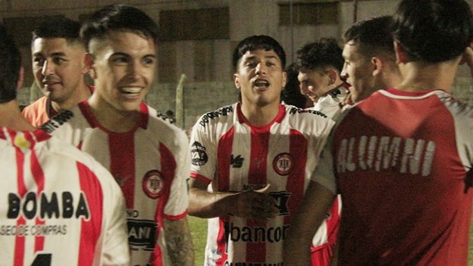 Alumni va por sus palmas