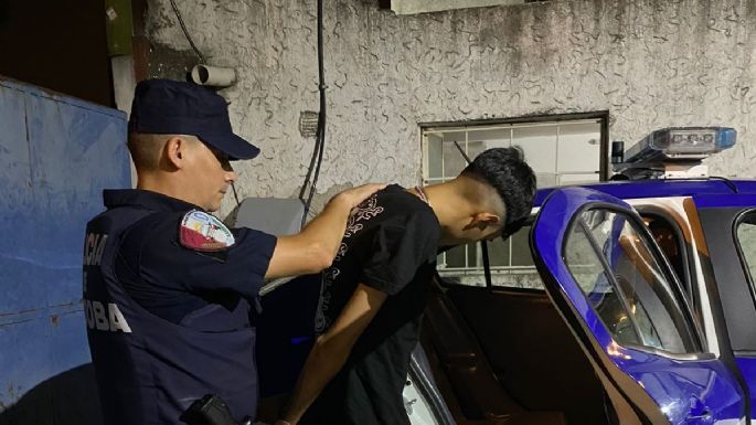 Un joven circulaba en una moto robada y lo detuvieron