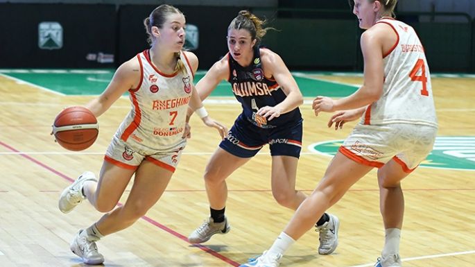 Las leonas, en el podio
