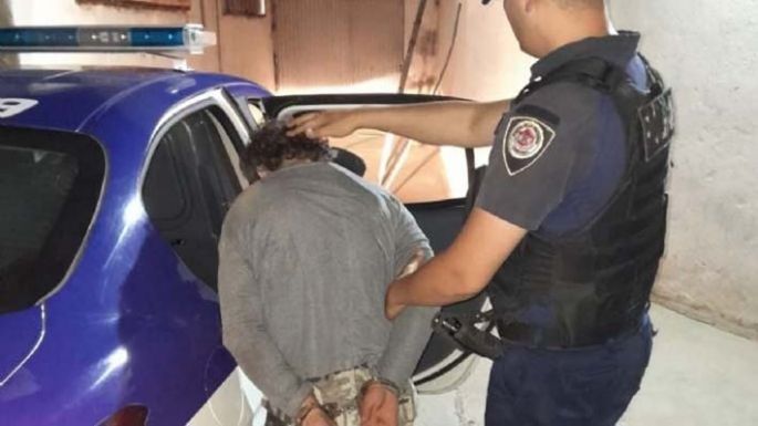 Sustrajo cables en una escuela y agredió a un policía al ser detenido
