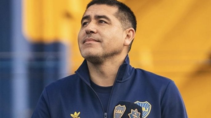 Entre la asunción de Riquelme y la oficialización del nuevo entrenador