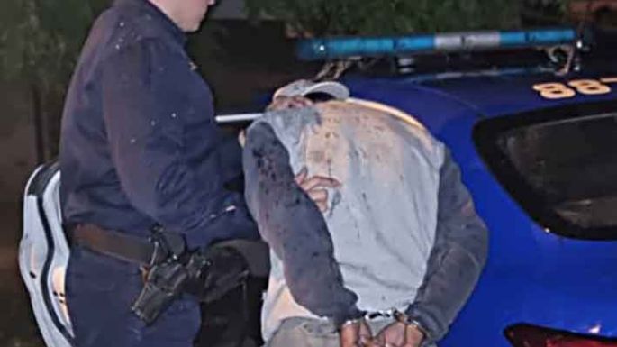 En Ticino, persiguió a su pareja con un cuchillo; en Luca, amenazó a su exmujer con una escopeta