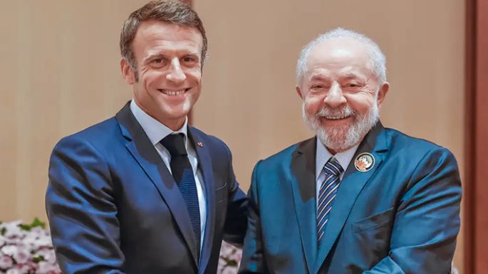 Macron fustiga acuerdo y anuncia viaje  a Brasil para debatir detalles con Lula