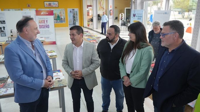 El municipio sumó 700 libros a la Biblioteca