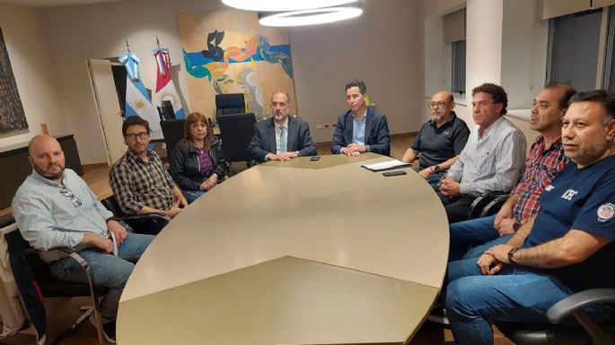 Llaryora pausó la suba de los aportes jubilatorios y habilitó mesa de diálogo