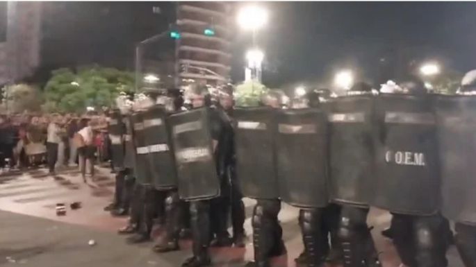 Balas de goma, palazos y gas pimienta: represión policial ante manifestantes en Córdoba