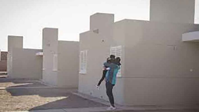 Entregan nueva vivienda