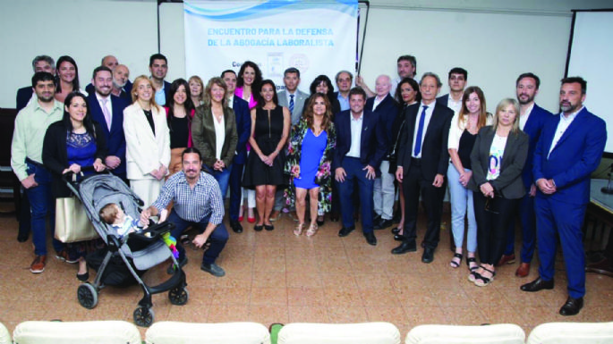 “Pretenden destruir los derechos laborales de la clase trabajadora”