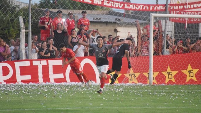 Atlético Ticino se llenó de virtudes y levantó la sexta