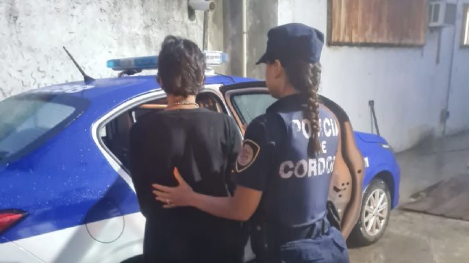 Quiso bajar de un taxi sin pagar y terminó detenida