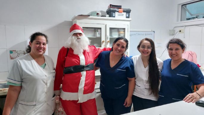Un año más, "Mamá Noel" recorrió las clínicas de nuestra ciudad repartiendo regalos y sonrisas