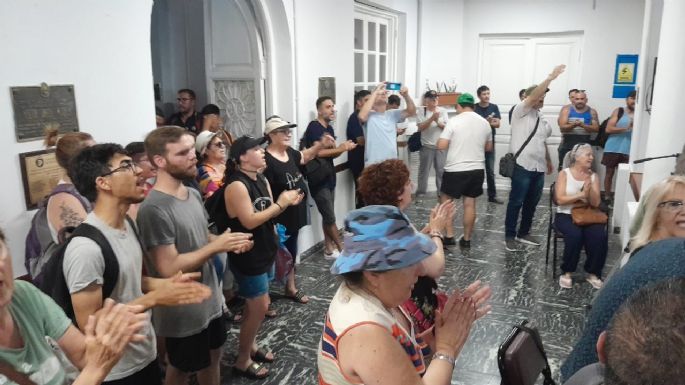 Vecinos pidieron que ediles y Accastello rechacen el DNU de Milei