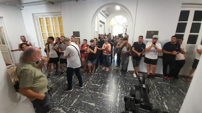 Vecinos pidieron que ediles y Accastello rechacen el DNU de Milei
