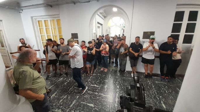 Vecinos pidieron que ediles y Accastello rechacen el DNU de Milei