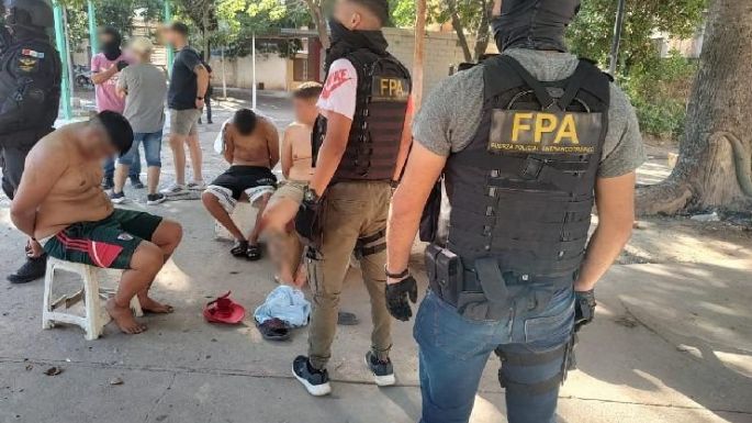 [VIDEOS] - Terror de los vecinos durante el operativo antidrogas en barrio Los Olmos