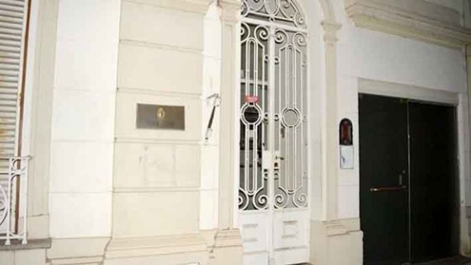 Investigan la venta de dólares “truchos”
