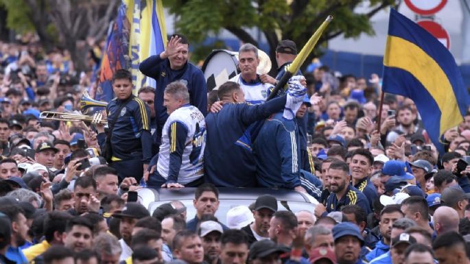 Miles de hinchas marcharon con Riquelme hasta la Bombonera