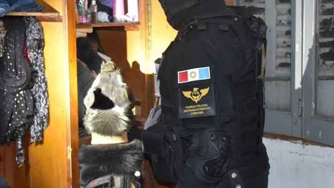 Detuvieron a dos mujeres con 230 dosis de cocaína