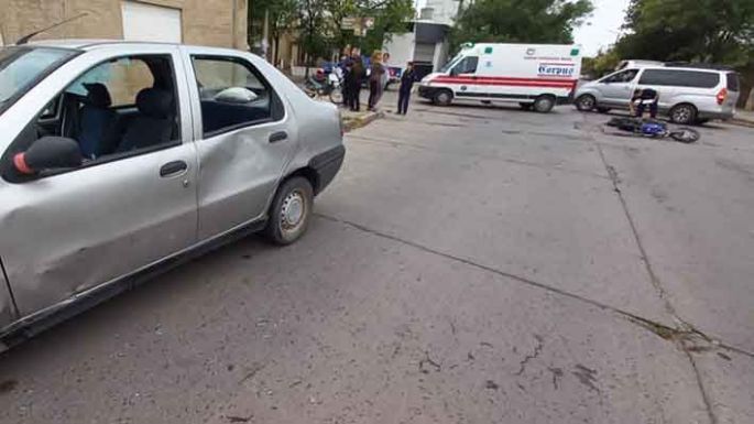 Un motociclista grave por fractura de cráneo