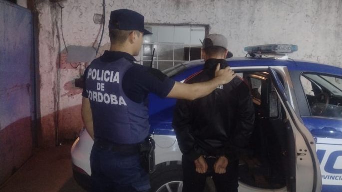 Detuvieron a un joven con varios cigarrillos de marihuana