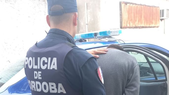 Peleó con su madre y los hermanos y rompió todo