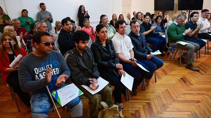 El municipio distinguió a más de 20 empleados con discapacidad