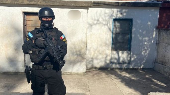 Utilizaba una plaza frente a su domicilio para vender drogas y fue detenido