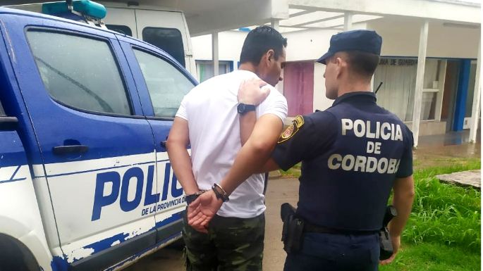 Fue detenido por ocasionar molestias y cometer actos contrarios a la decencia pública