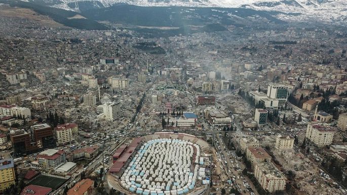 Ascienden a 24mil los muertos por el sismo
