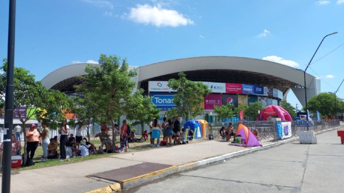 Se extiende la fila de fanáticos para la noche del cuarteto