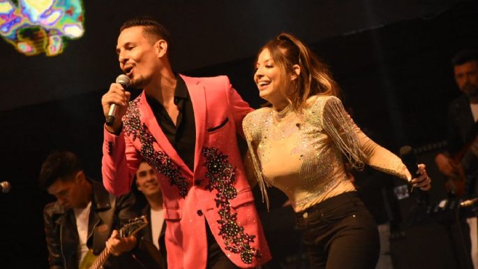 Magui Olave subió al escenario con Rodrigo Tapari