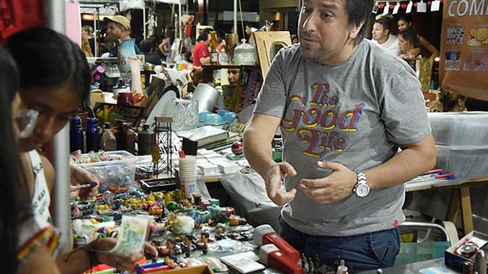 Feria retro: “Mucha gente quiso  desprenderse de cosas de la infancia”