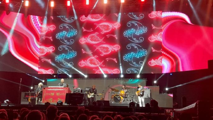 Lerner canta sus grandes exitos en la última noche del Anfi
