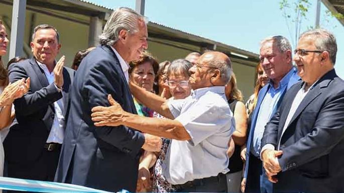 Alberto Fernández: 100 mil  viviendas contra “cero casas”
