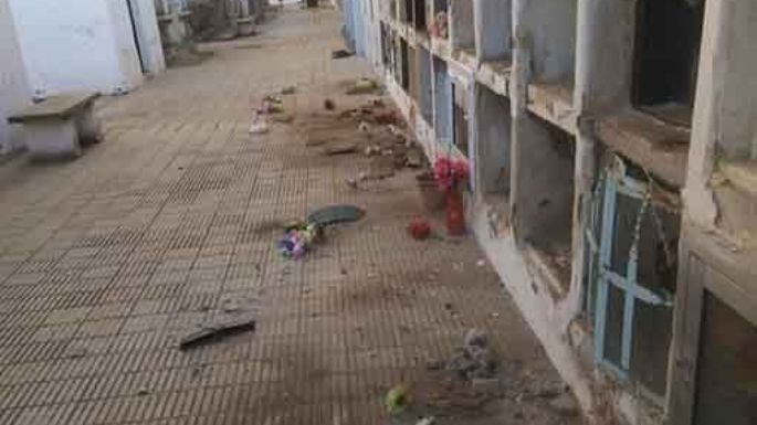 Vandalismo en el cementerio
