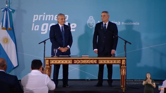 El presidente le tomó juramento a Agustín Rossi como nuevo Jefe de Gabinete