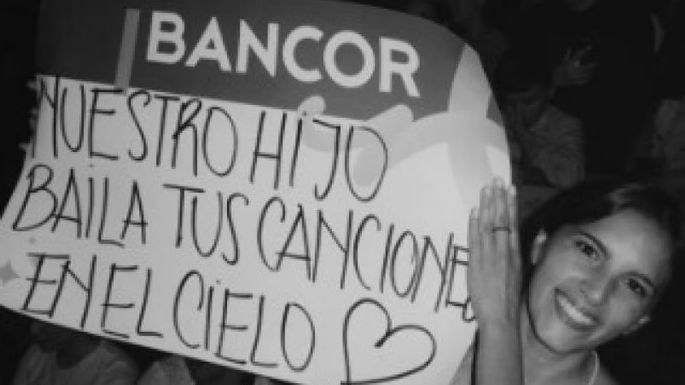Camilo se emocionó con un particular cartel en el Festival de Peñas