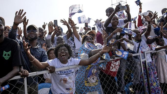 El Papa, en el Congo, ante una multitud