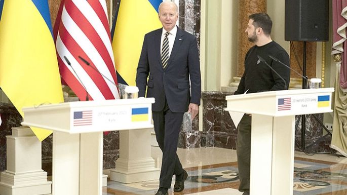 “Un año después, Kiev resiste”