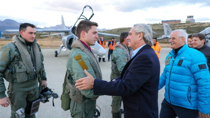 El presidente llegó a Tierra del Fuego y mañana irá a Base Marambio