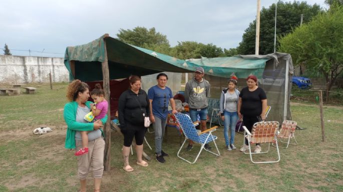 Unas 14 familias tomaron un terreno en barrio La Calera