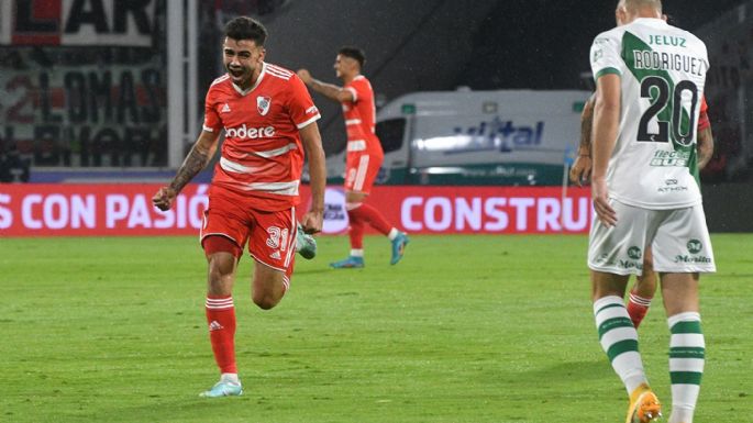 River venció a Banfield con alguna "ayudita" y habrá superclásico con Boca