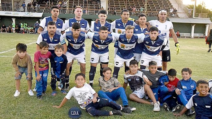 Hoy se despide Argentino y el domingo definen su futuro Alumni y San Lorenzo