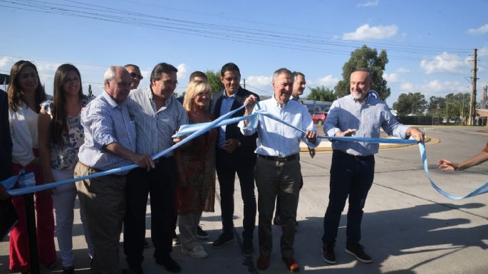Schiaretti inauguró la rotonda de rutas 2 y 4