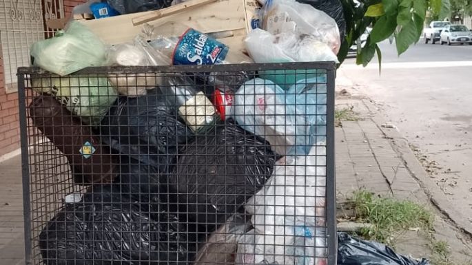 Vecinos preocupados por la basura acumulada en varios barrios