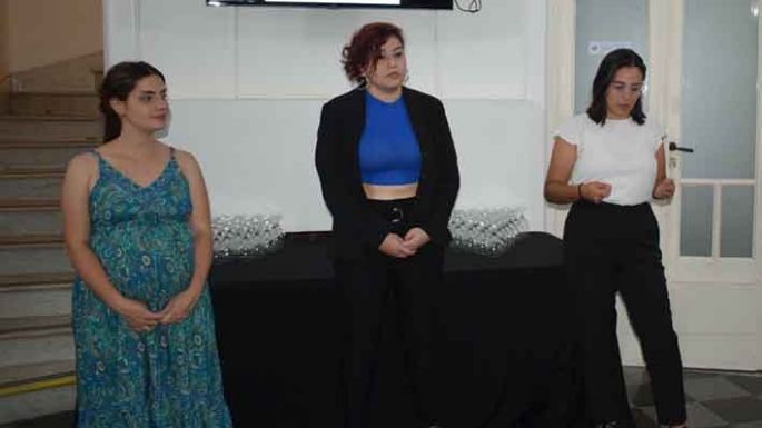 Jóvenes artistas y docentes piden sala