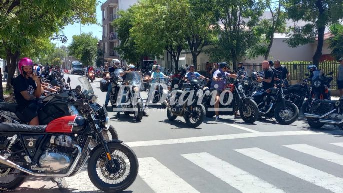 Partieron en caravana las motos hacia el Parque Hipólito Yrigoyen